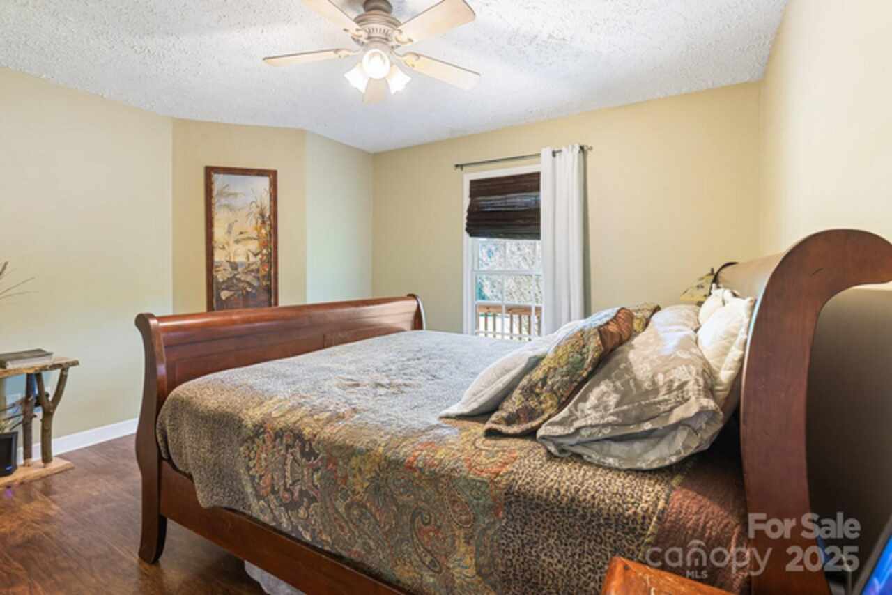 Listing Photo 9