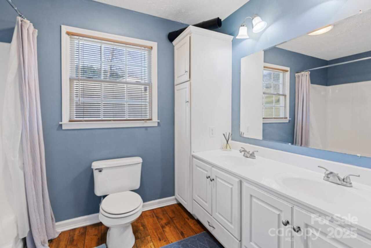 Listing Photo 11