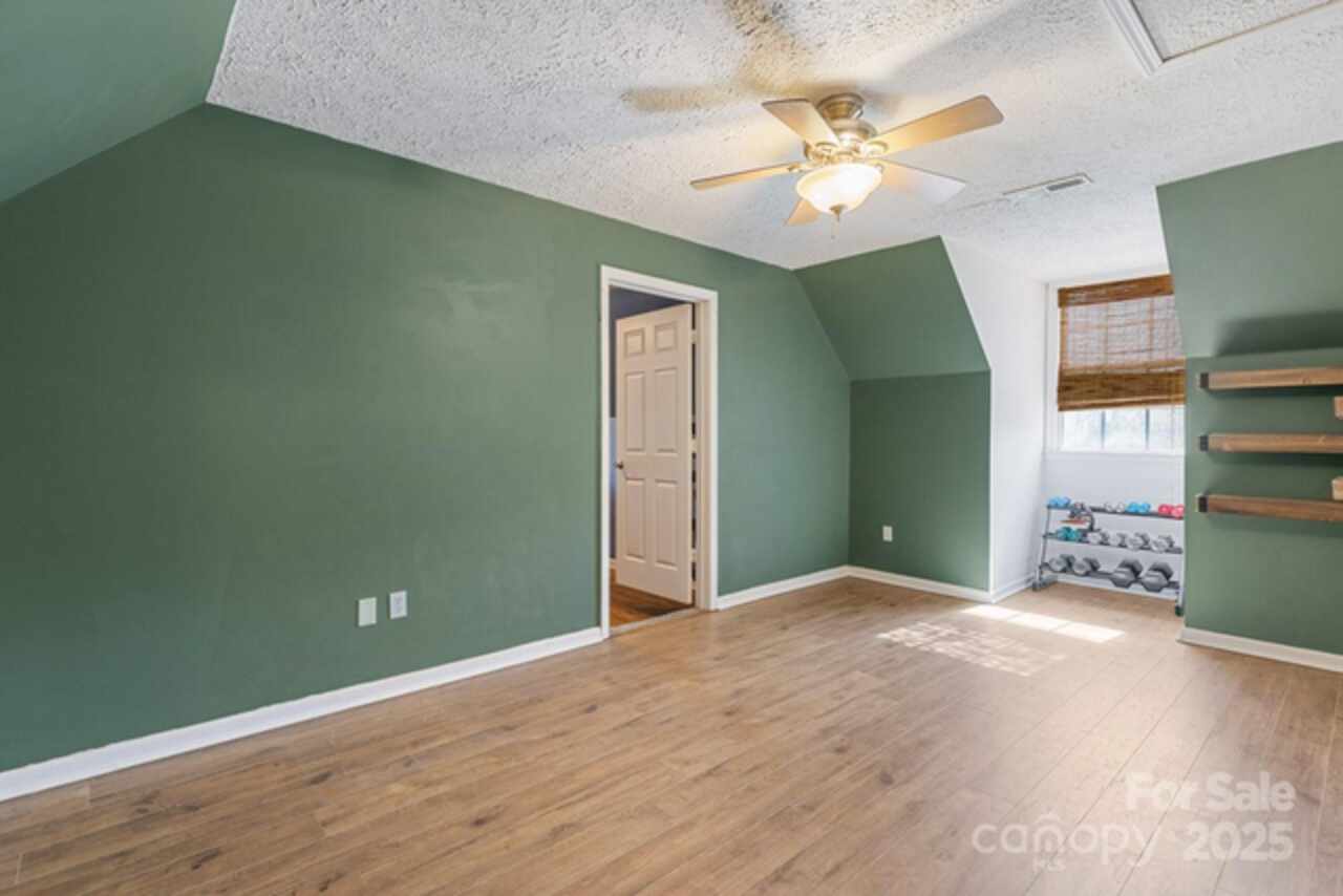 Listing Photo 13