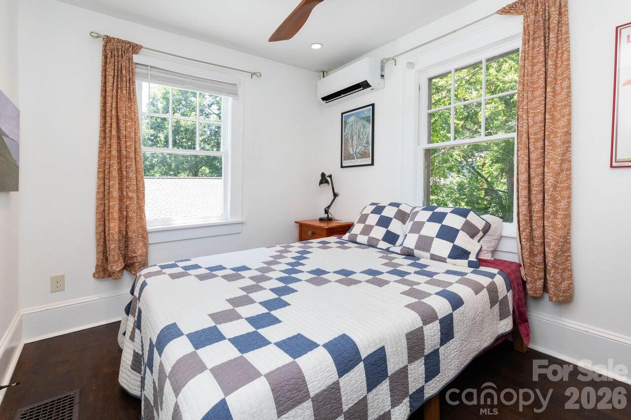 Listing Photo 14