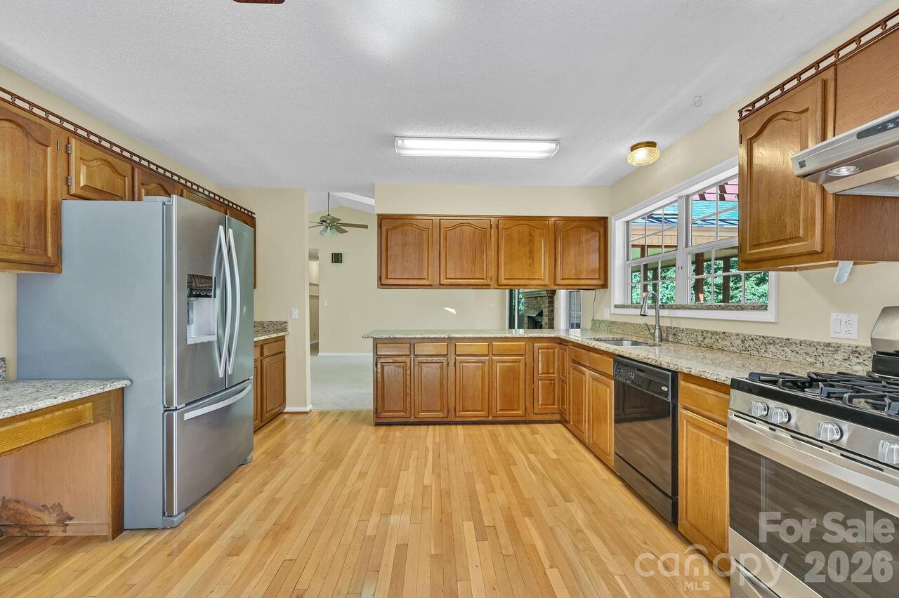 Listing Photo 16