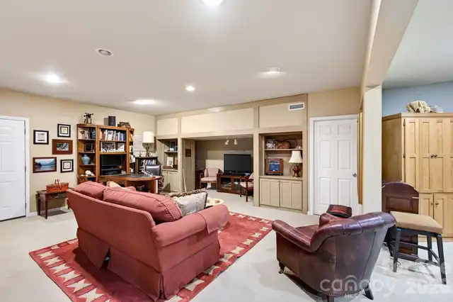 Listing Photo 43
