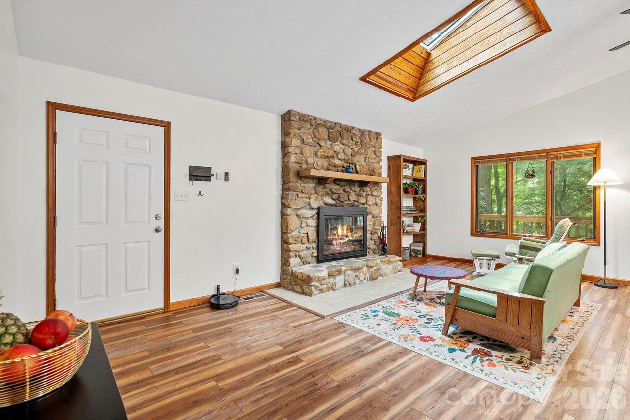 Listing Photo 7