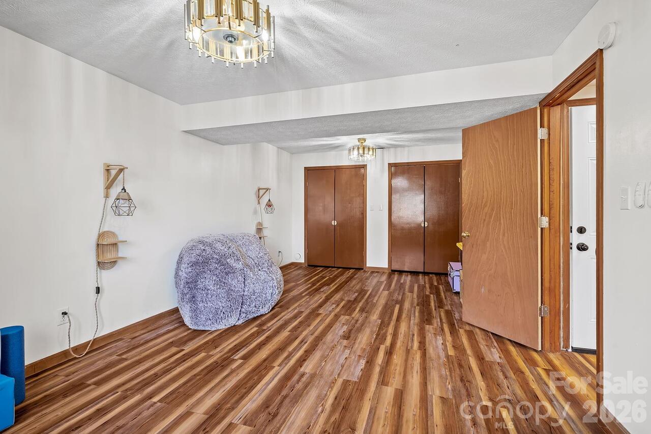 Listing Photo 28