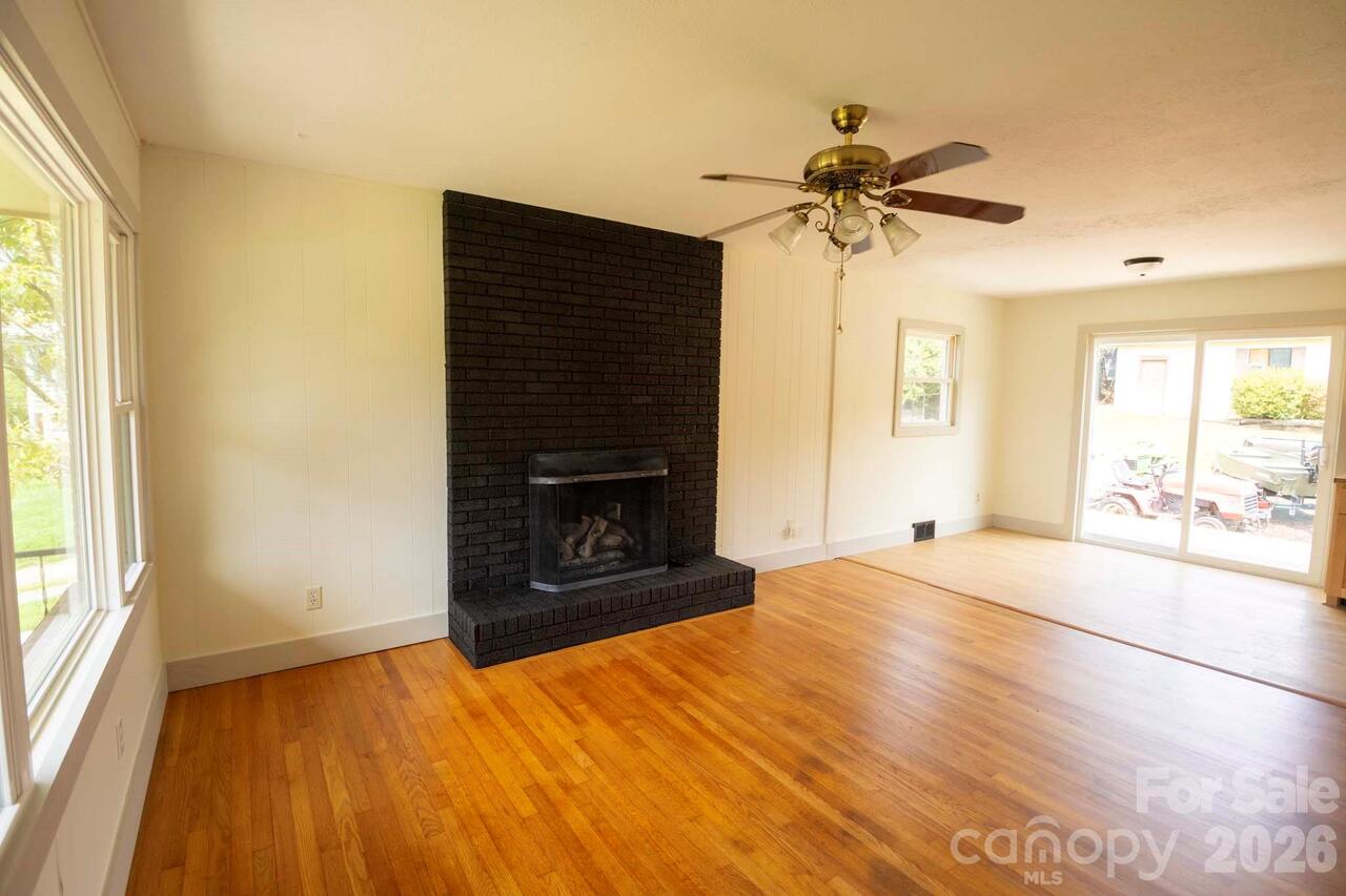 Listing Photo 7