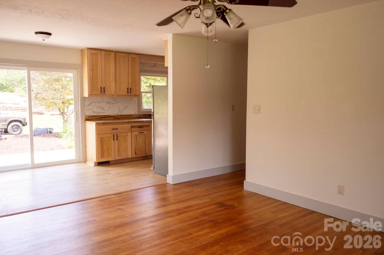 Listing Photo 10
