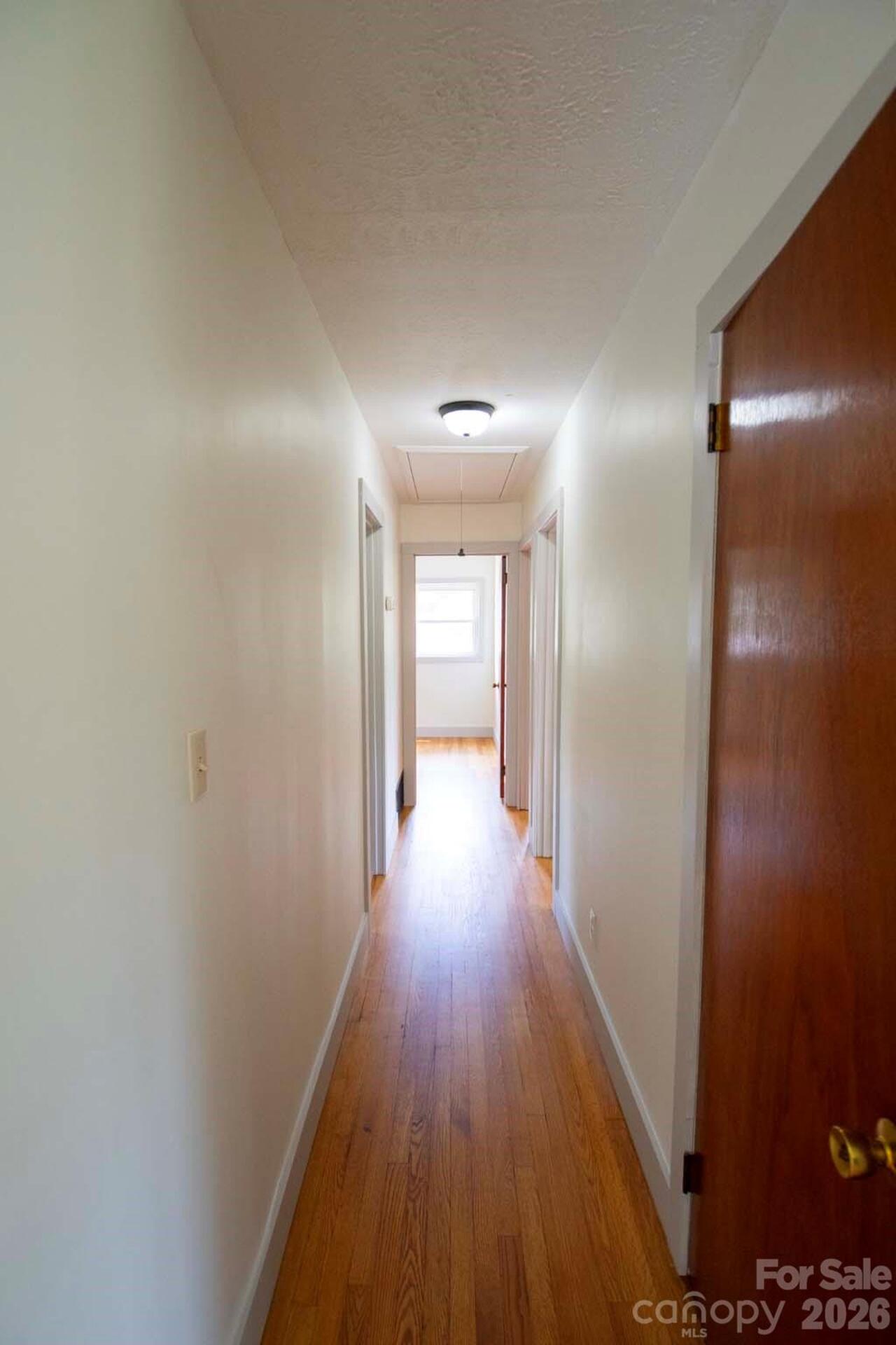 Listing Photo 11