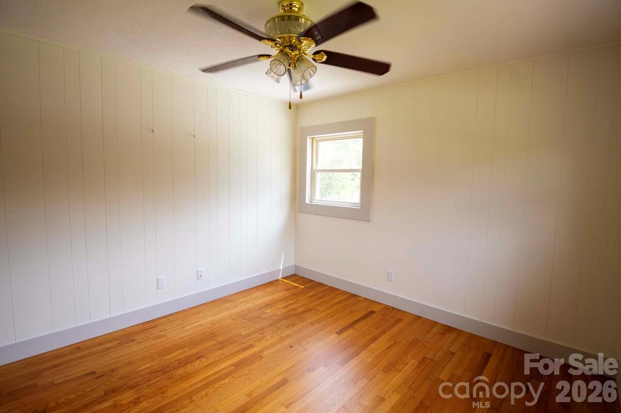 Listing Photo 15