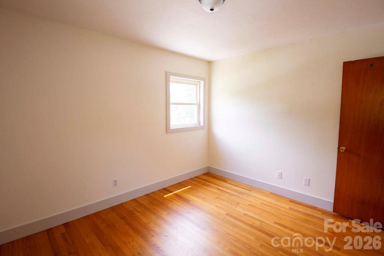 Listing Photo 17