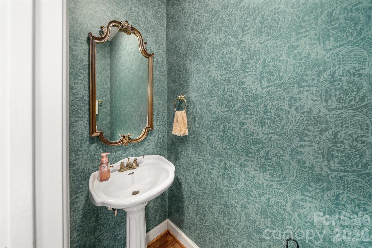 Listing Photo 18