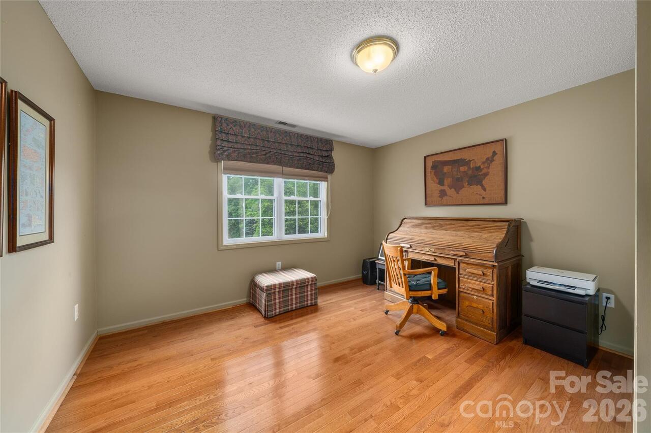 Listing Photo 28