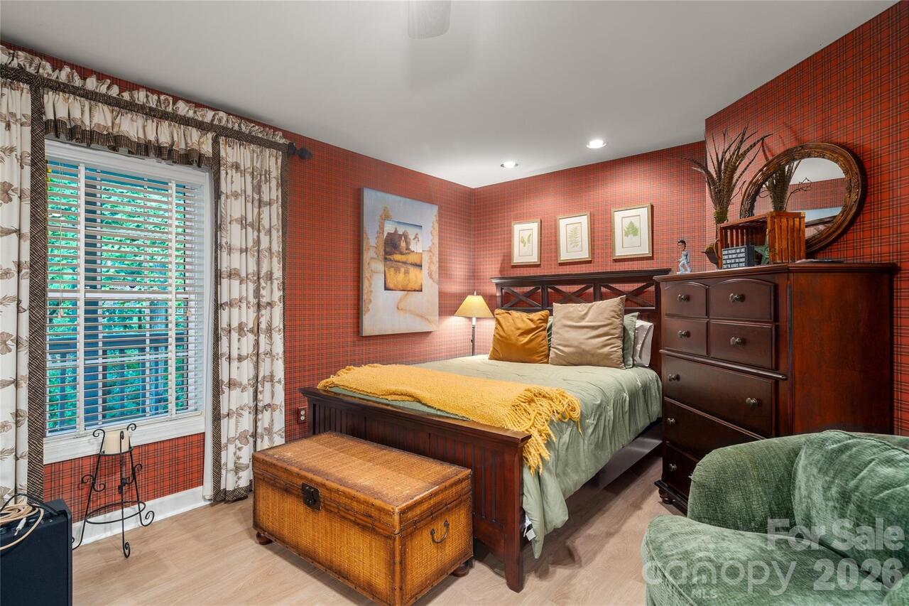 Listing Photo 33