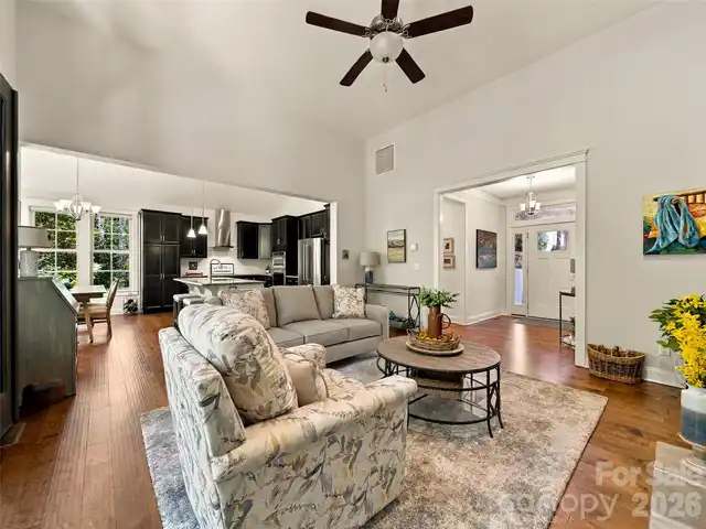 Listing Photo 7
