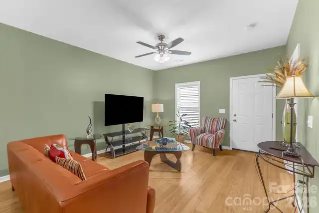 Listing Photo 7