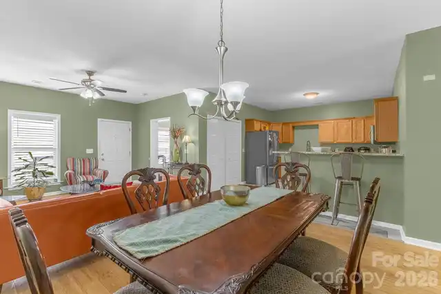 Listing Photo 9
