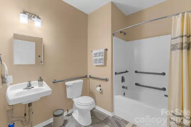 Listing Photo 16
