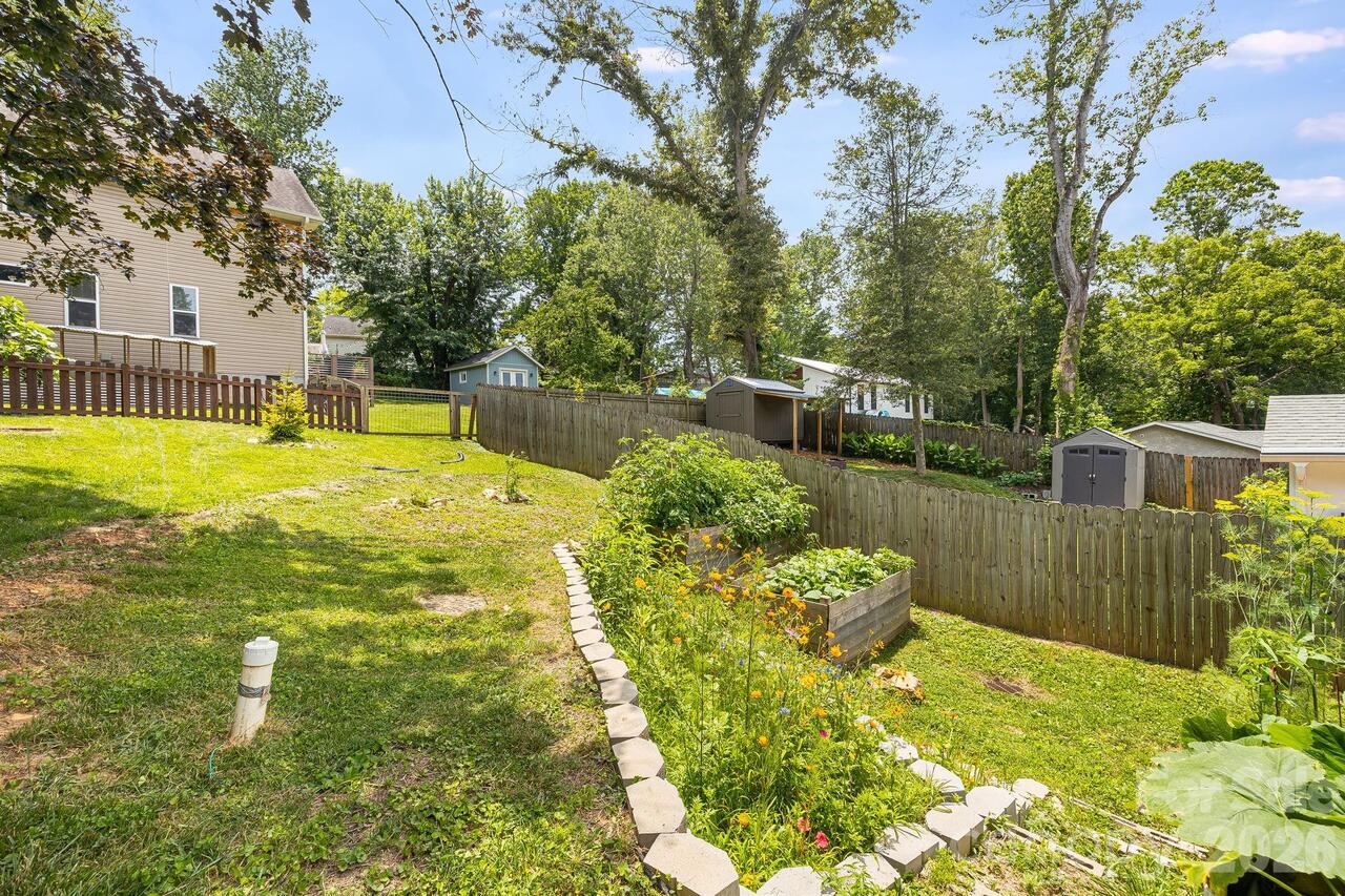 Listing Photo 33