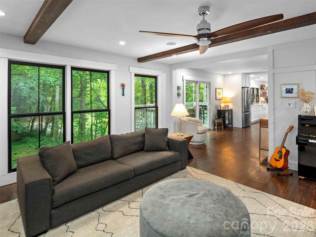 Listing Photo 11