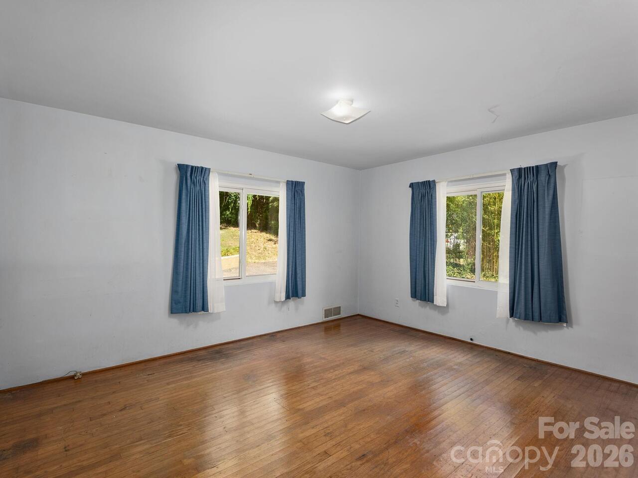 Listing Photo 7