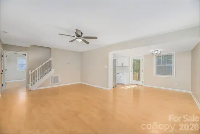 Listing Photo 8