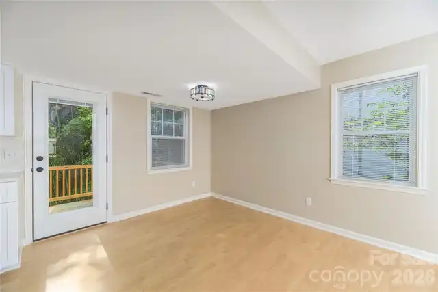 Listing Photo 10