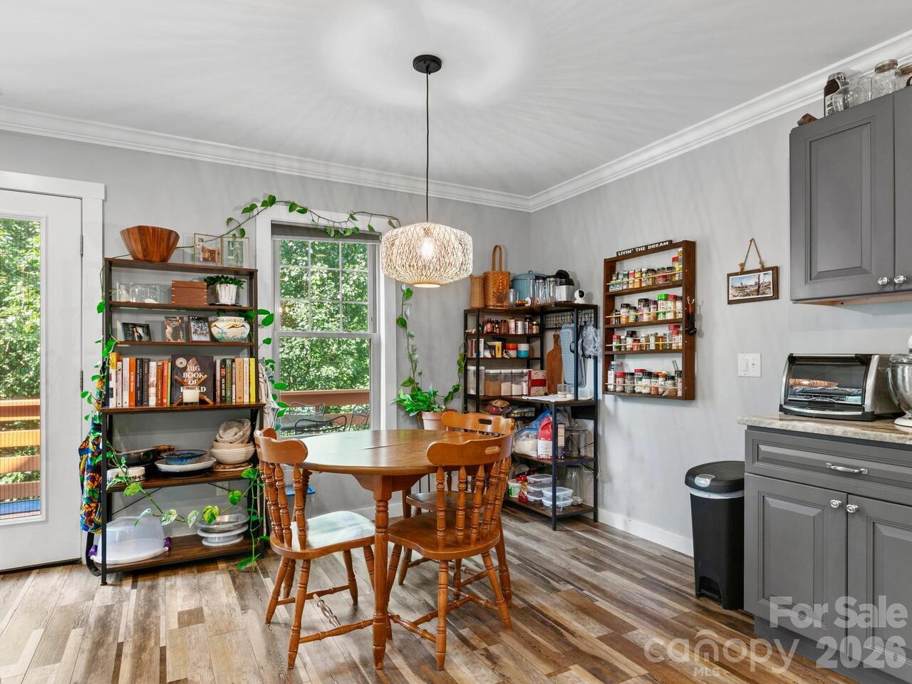 Listing Photo 10