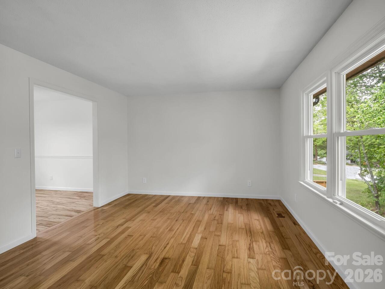Listing Photo 6