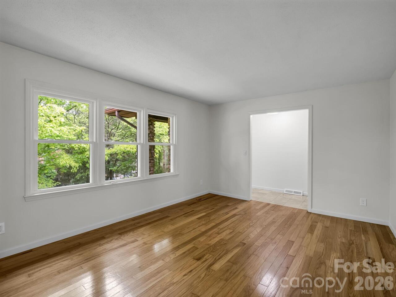 Listing Photo 7