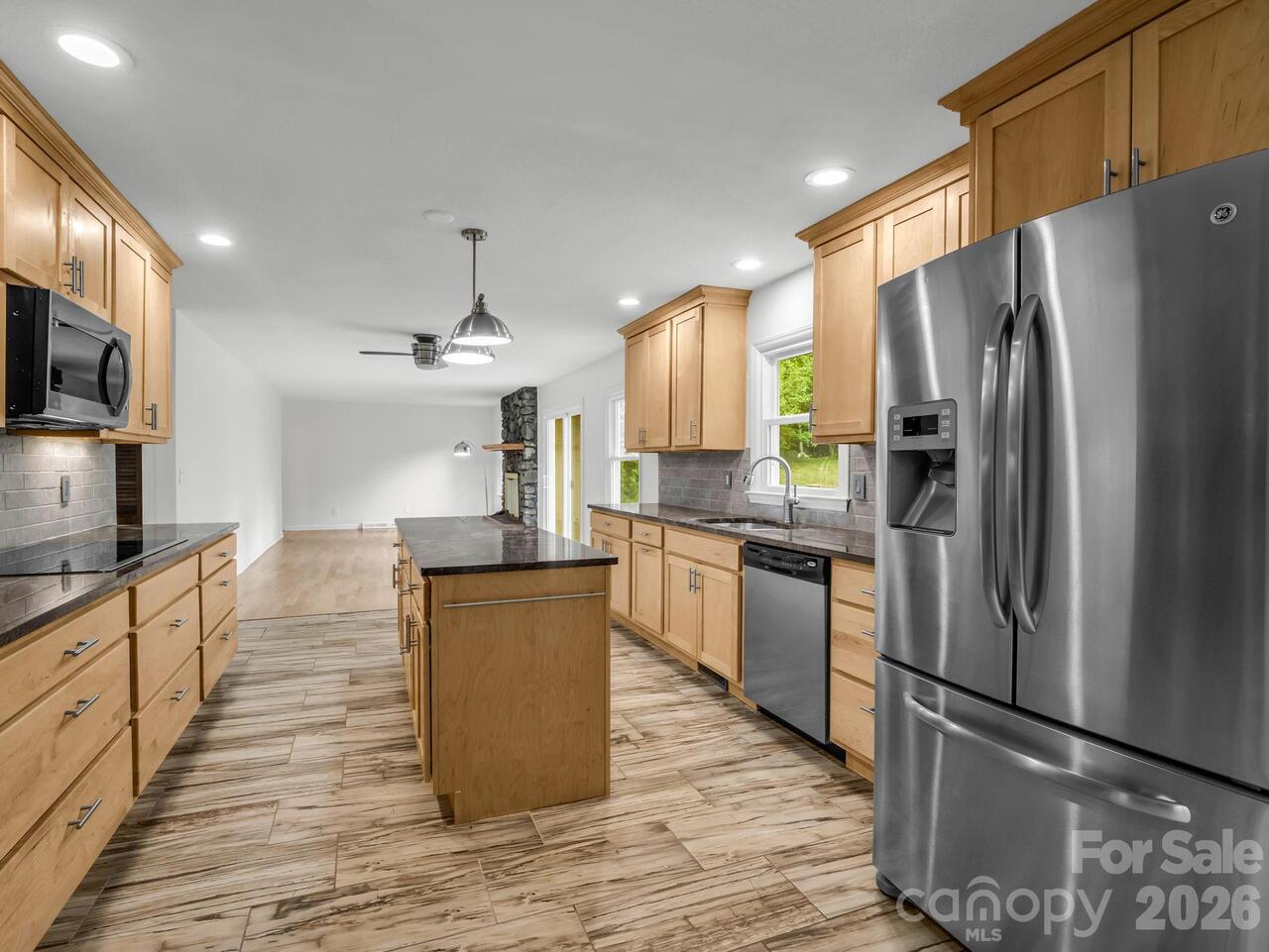 Listing Photo 11