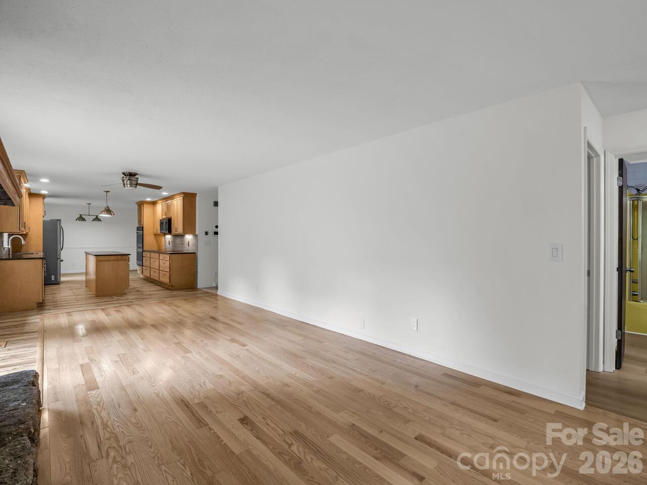 Listing Photo 16