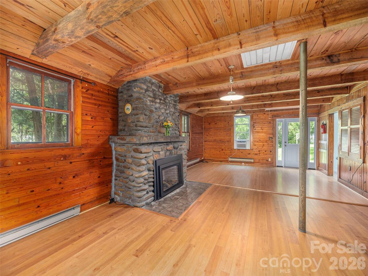Listing Photo 10