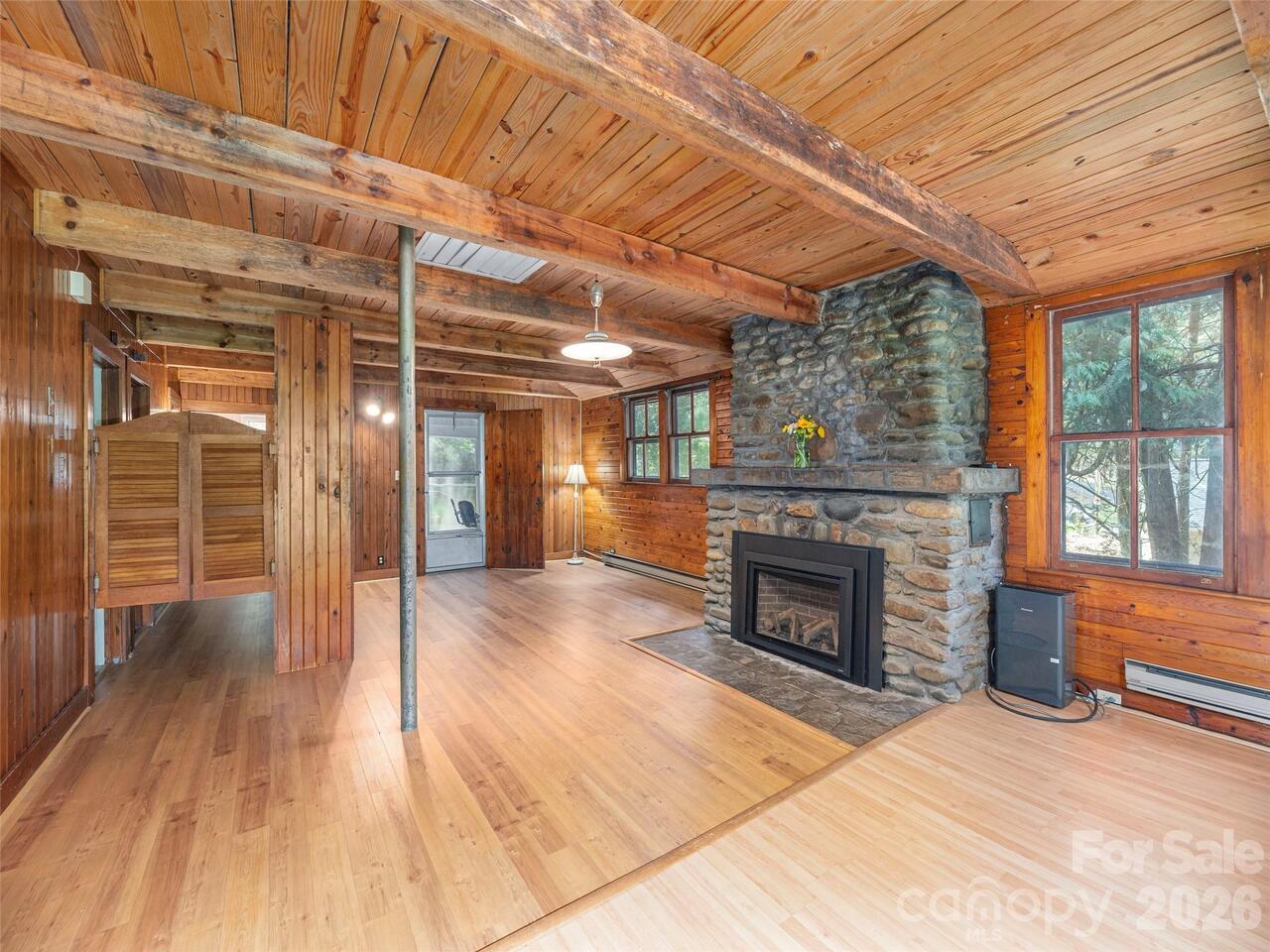 Listing Photo 11