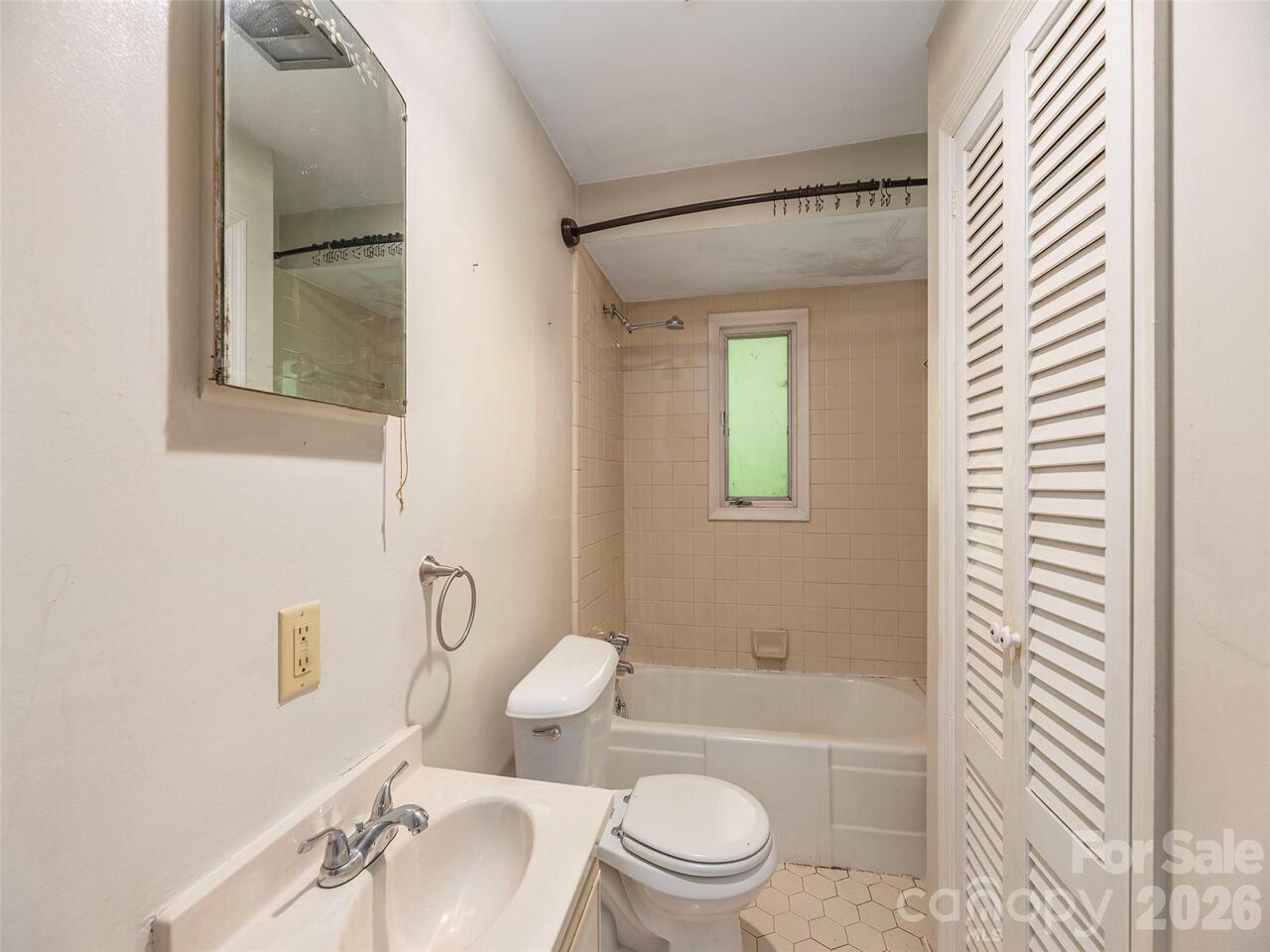 Listing Photo 18