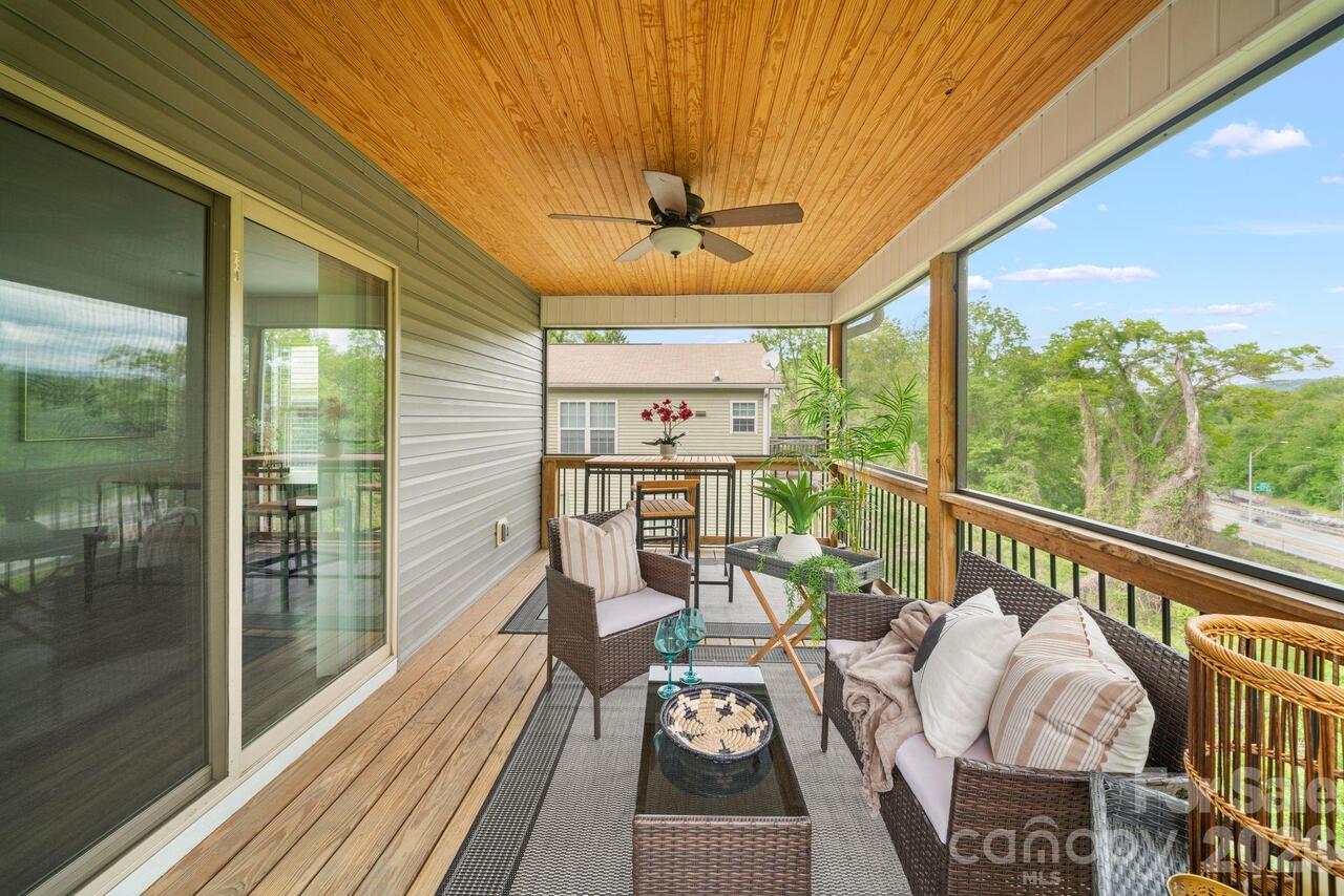 Listing Photo 12