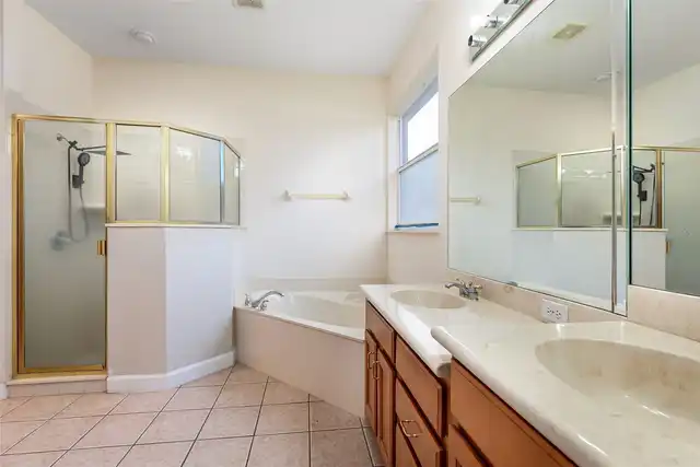 Listing Photo 17