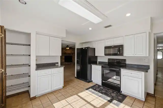 Listing Photo 15