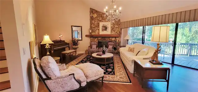 Listing Photo 12