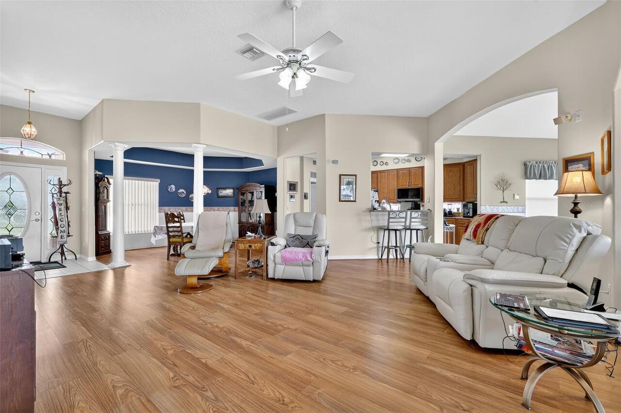 Listing Photo 12