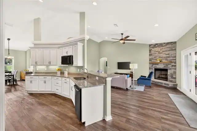 Listing Photo 18