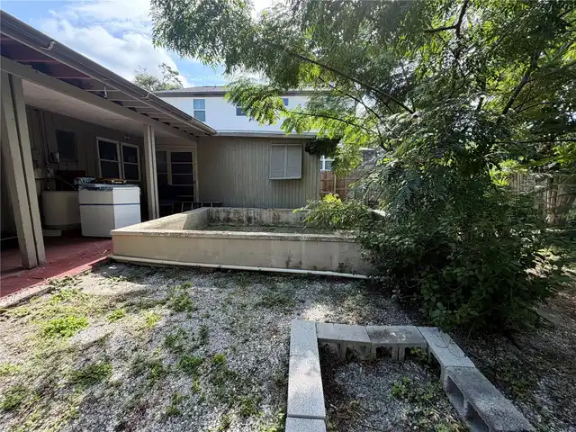 Listing Photo 12