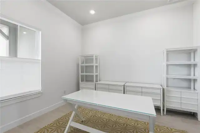 Listing Photo 19