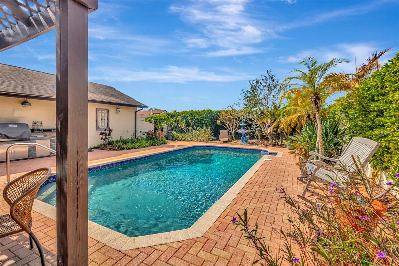 Listing Photo 11
