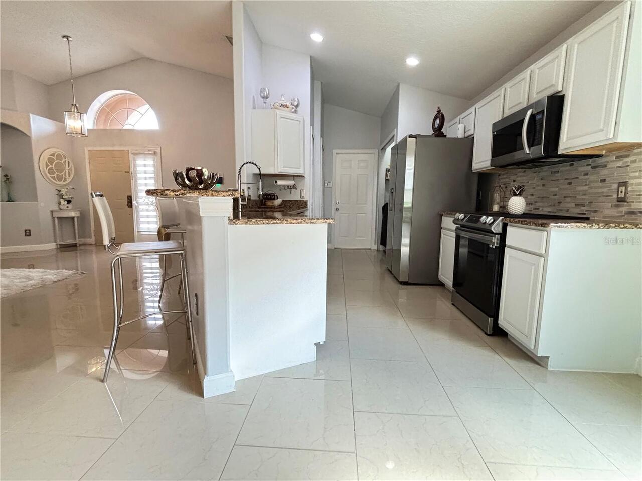 Listing Photo 6