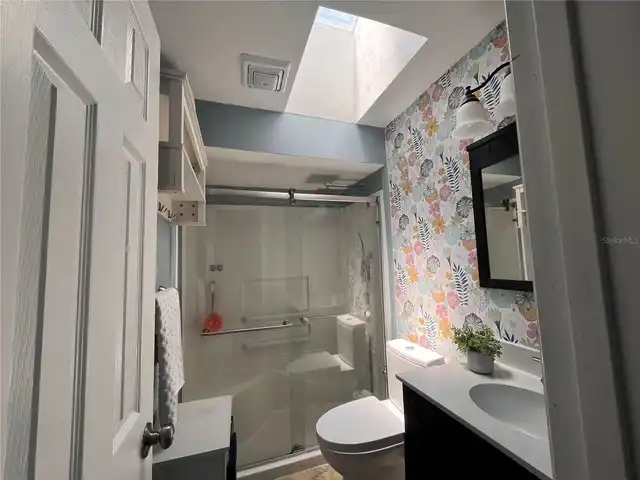 Listing Photo 12