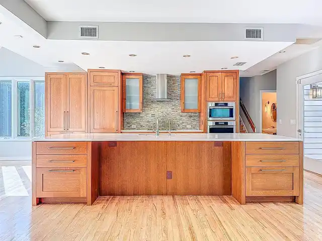 Listing Photo 9