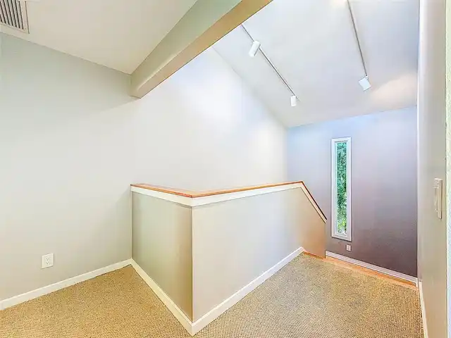 Listing Photo 28