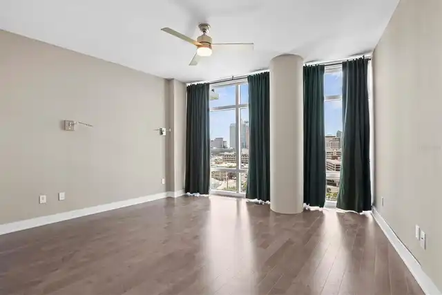 Listing Photo 11