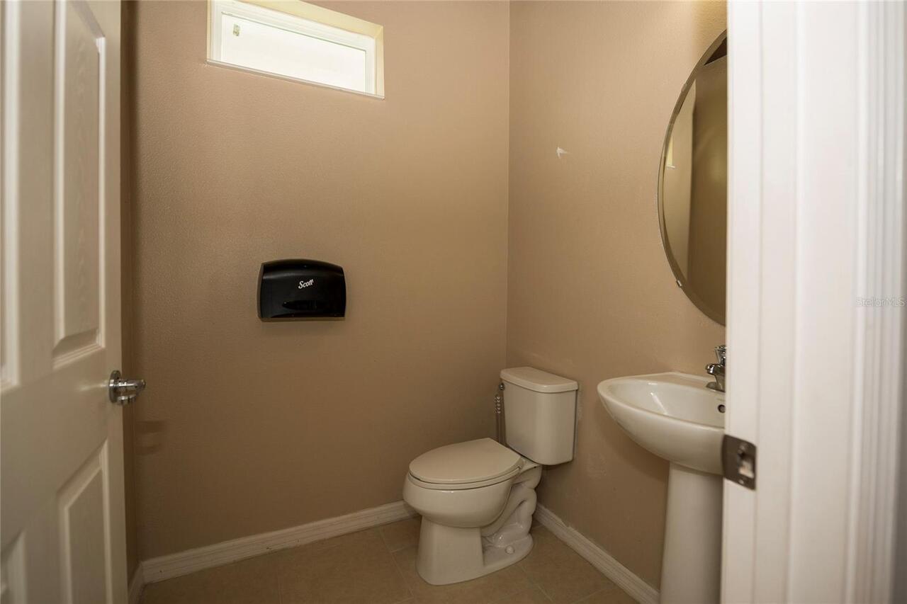 Listing Photo 10