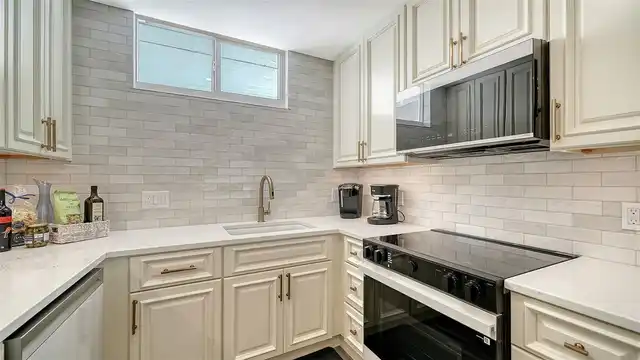 Listing Photo 18