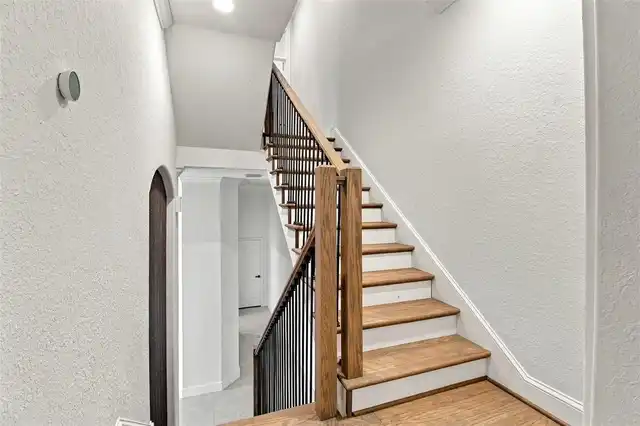 Listing Photo 14
